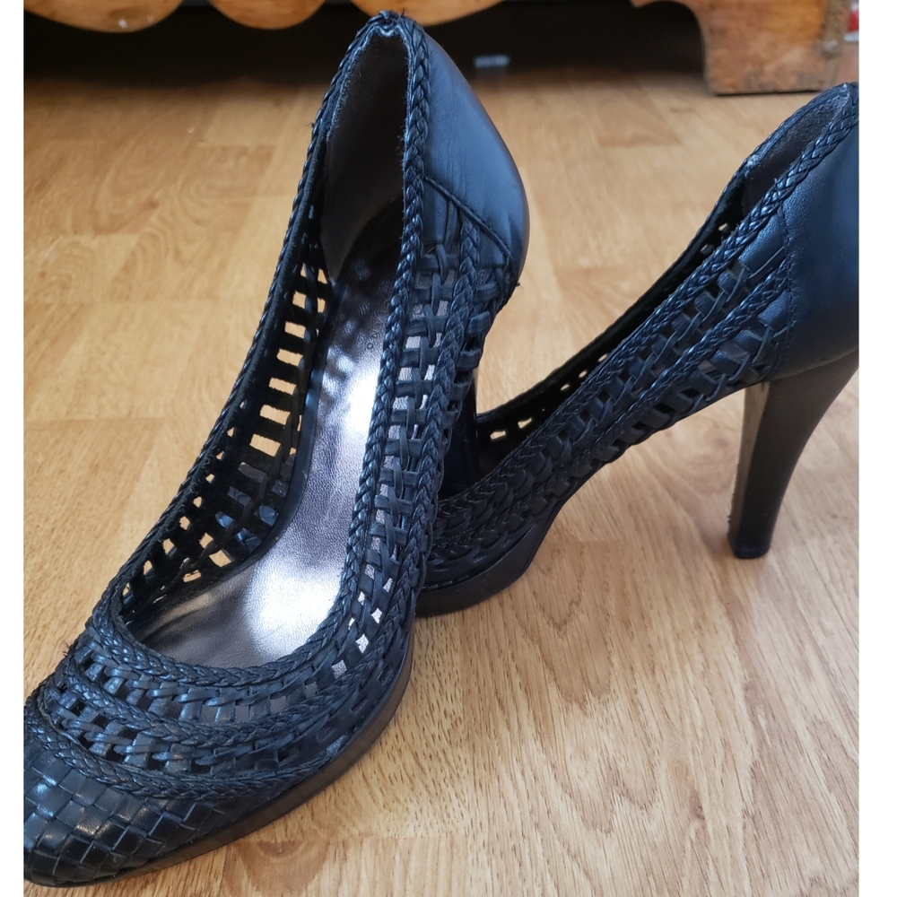 Guess heels 👠